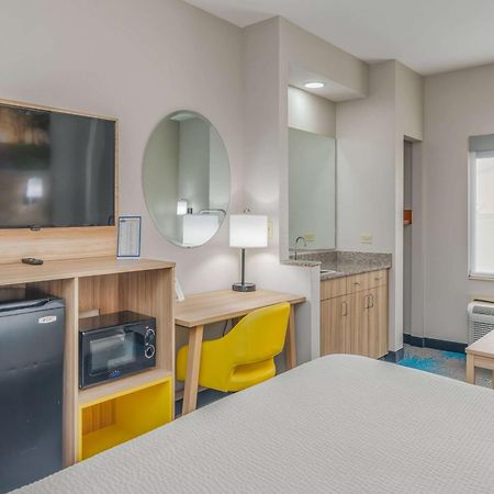 Days Inn & Suites By Wyndham Prattville-Montgomery Екстер'єр фото