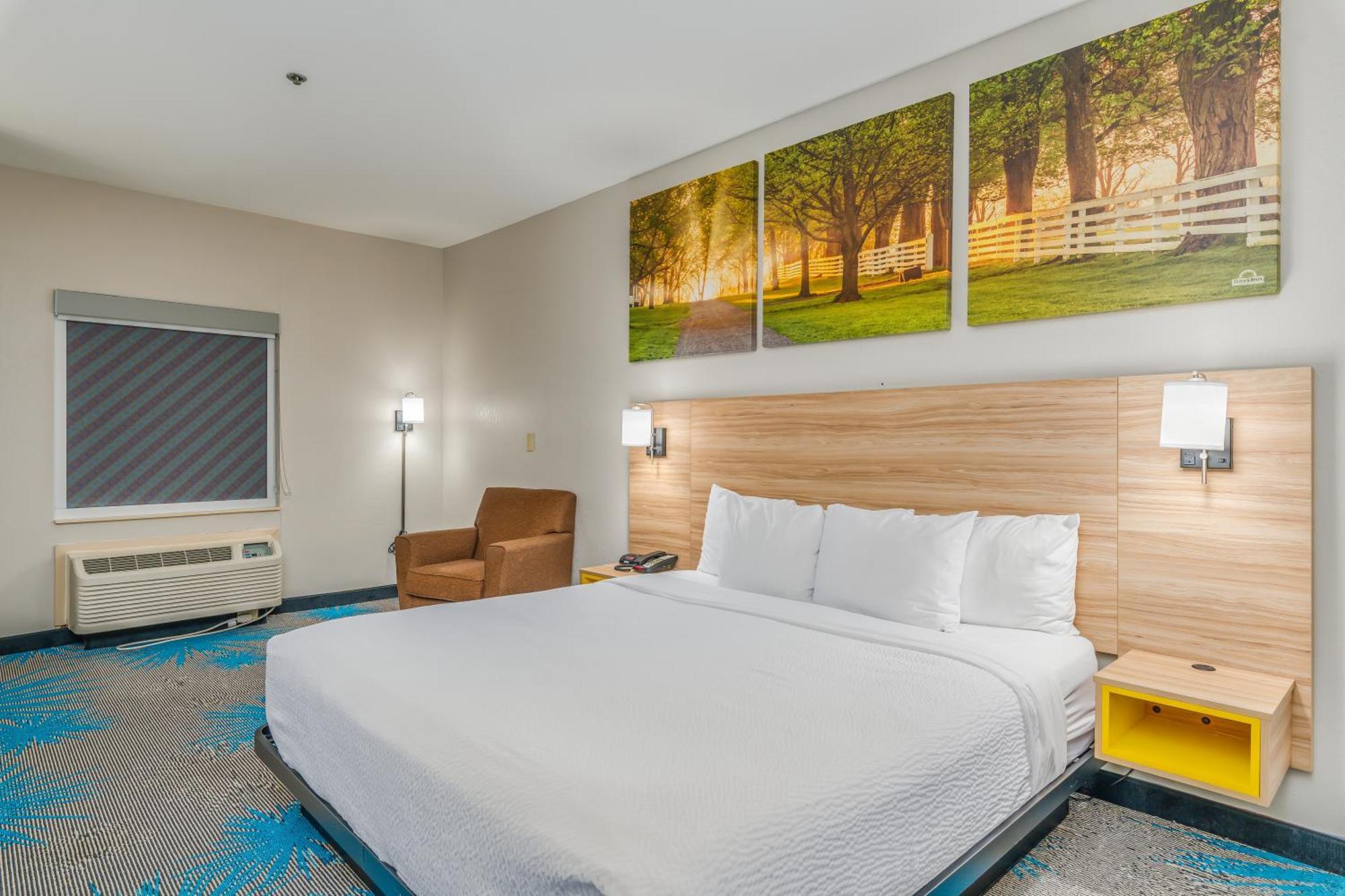 Days Inn & Suites By Wyndham Prattville-Montgomery Екстер'єр фото