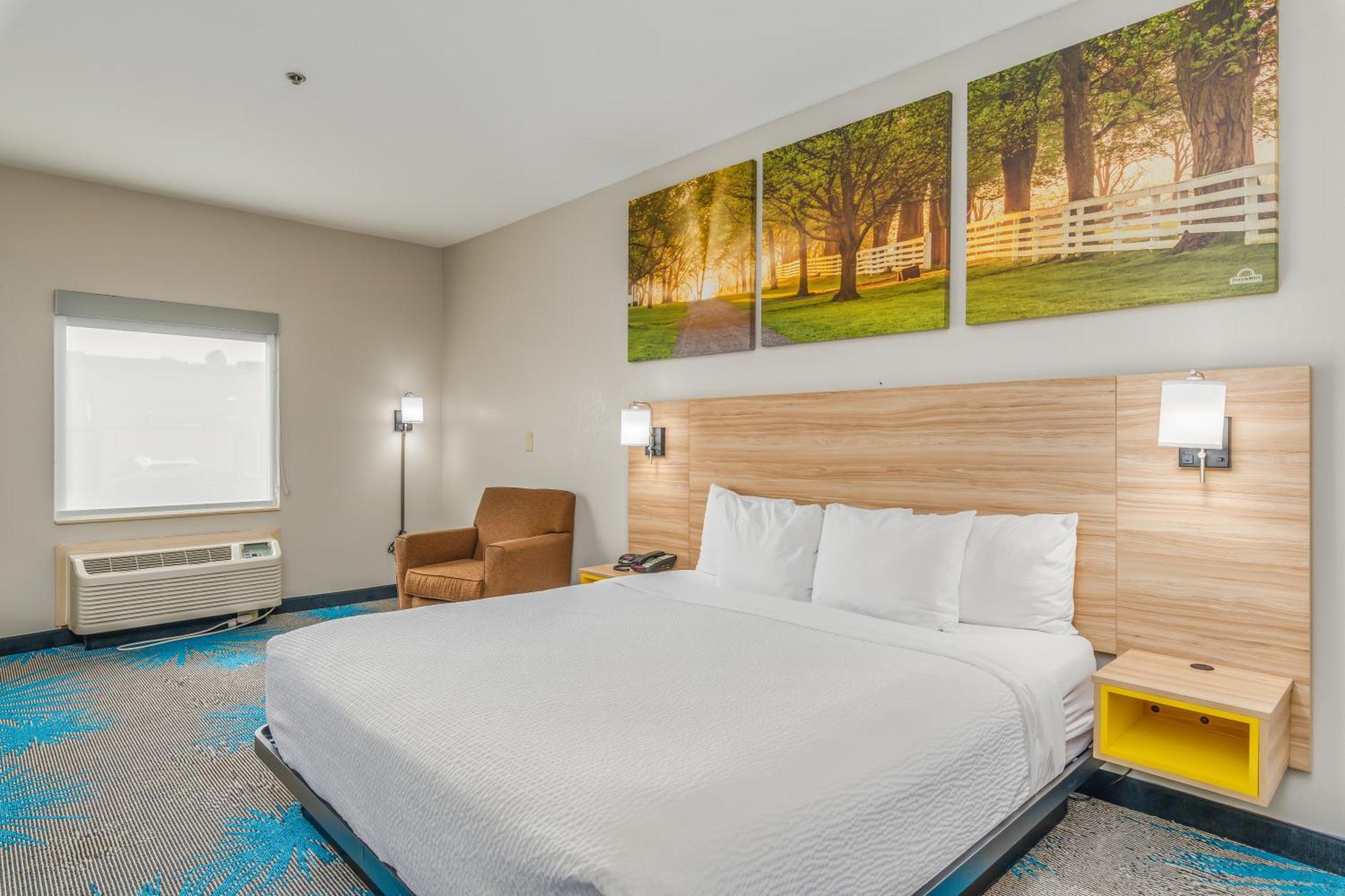 Days Inn & Suites By Wyndham Prattville-Montgomery Екстер'єр фото