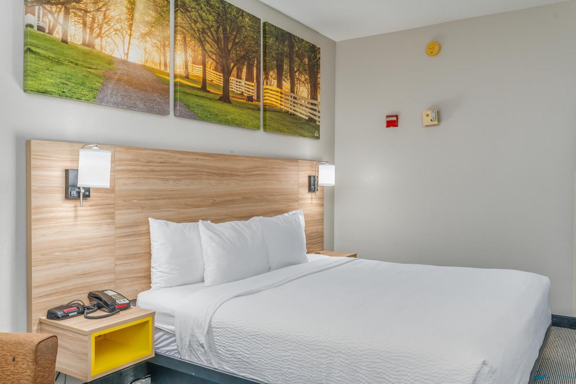 Days Inn & Suites By Wyndham Prattville-Montgomery Екстер'єр фото
