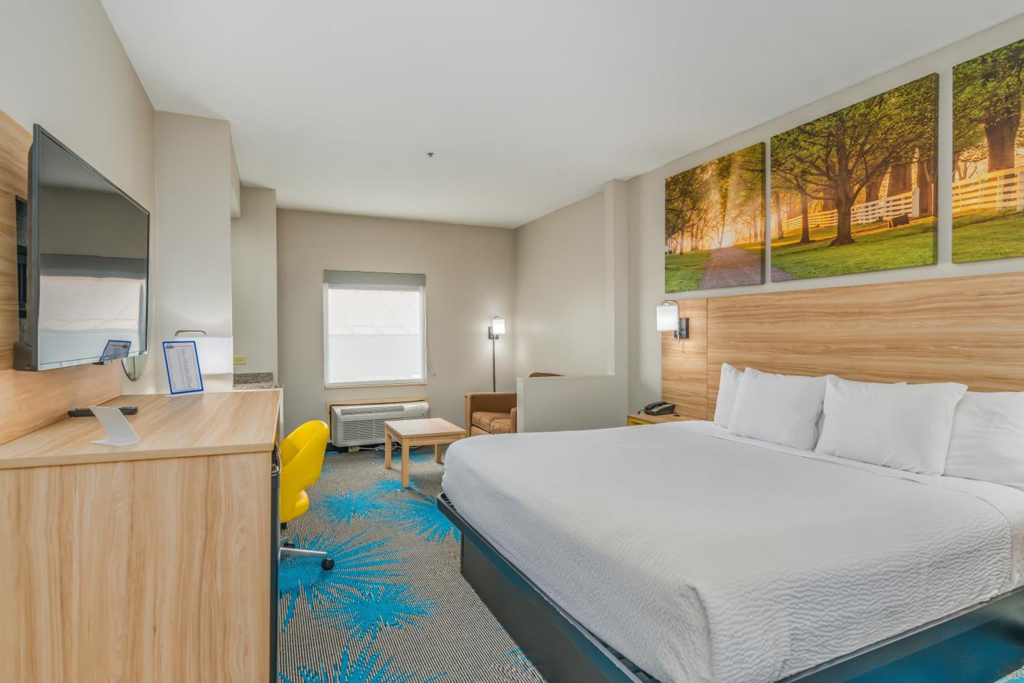 Days Inn & Suites By Wyndham Prattville-Montgomery Екстер'єр фото