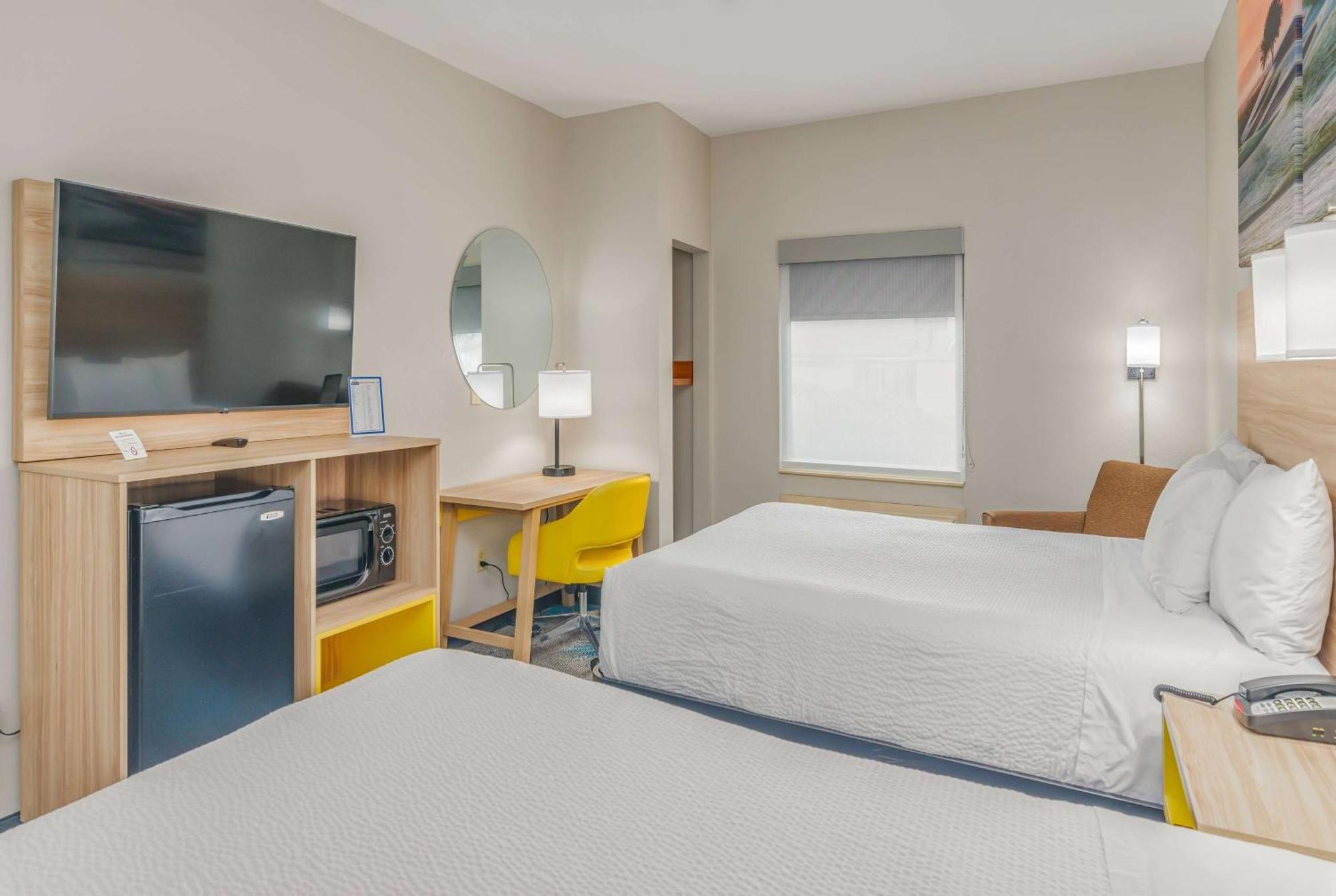 Days Inn & Suites By Wyndham Prattville-Montgomery Екстер'єр фото