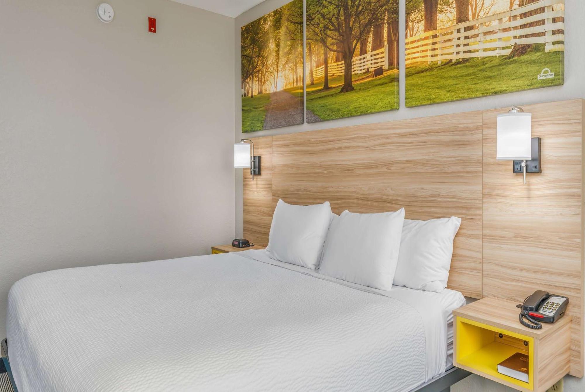 Days Inn & Suites By Wyndham Prattville-Montgomery Екстер'єр фото