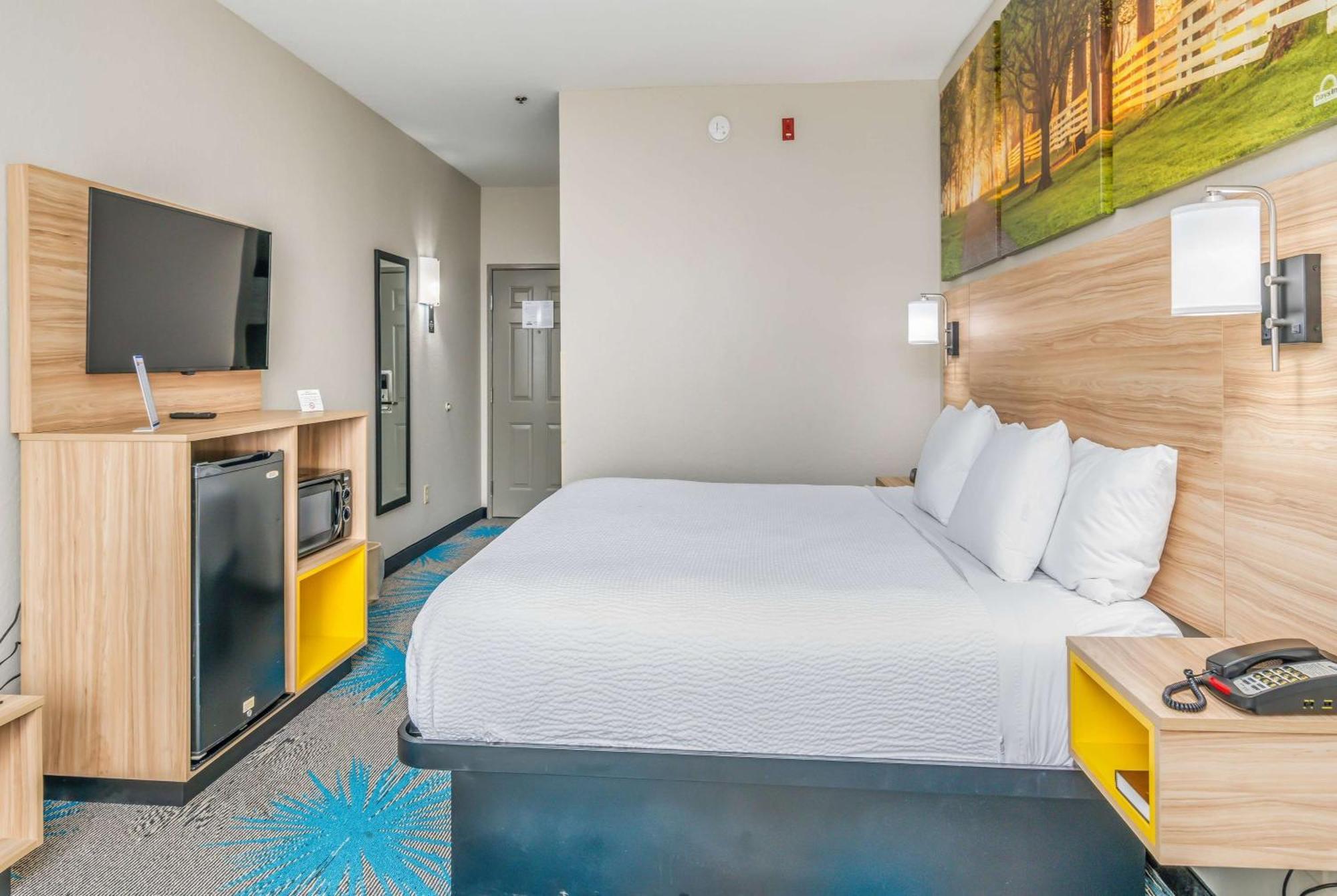 Days Inn & Suites By Wyndham Prattville-Montgomery Екстер'єр фото